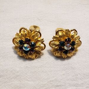 Stunning Vintage Napier Goldtone Clip on Floral Earrings with Rhinestones